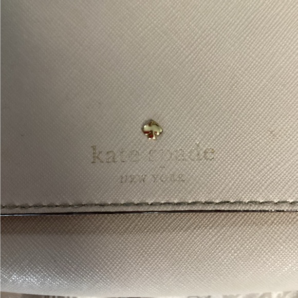 Kate Spade Beige Crossbody Bag with Gold Chain - Picture 5 of 14